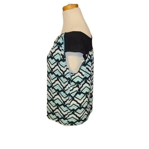 Lane Bryant Plus Size 14/16 Patterned Business Casual Shirt - Picture 2 of 4